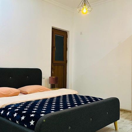 Sweet Apartment In Kutaisi Dış mekan fotoğraf